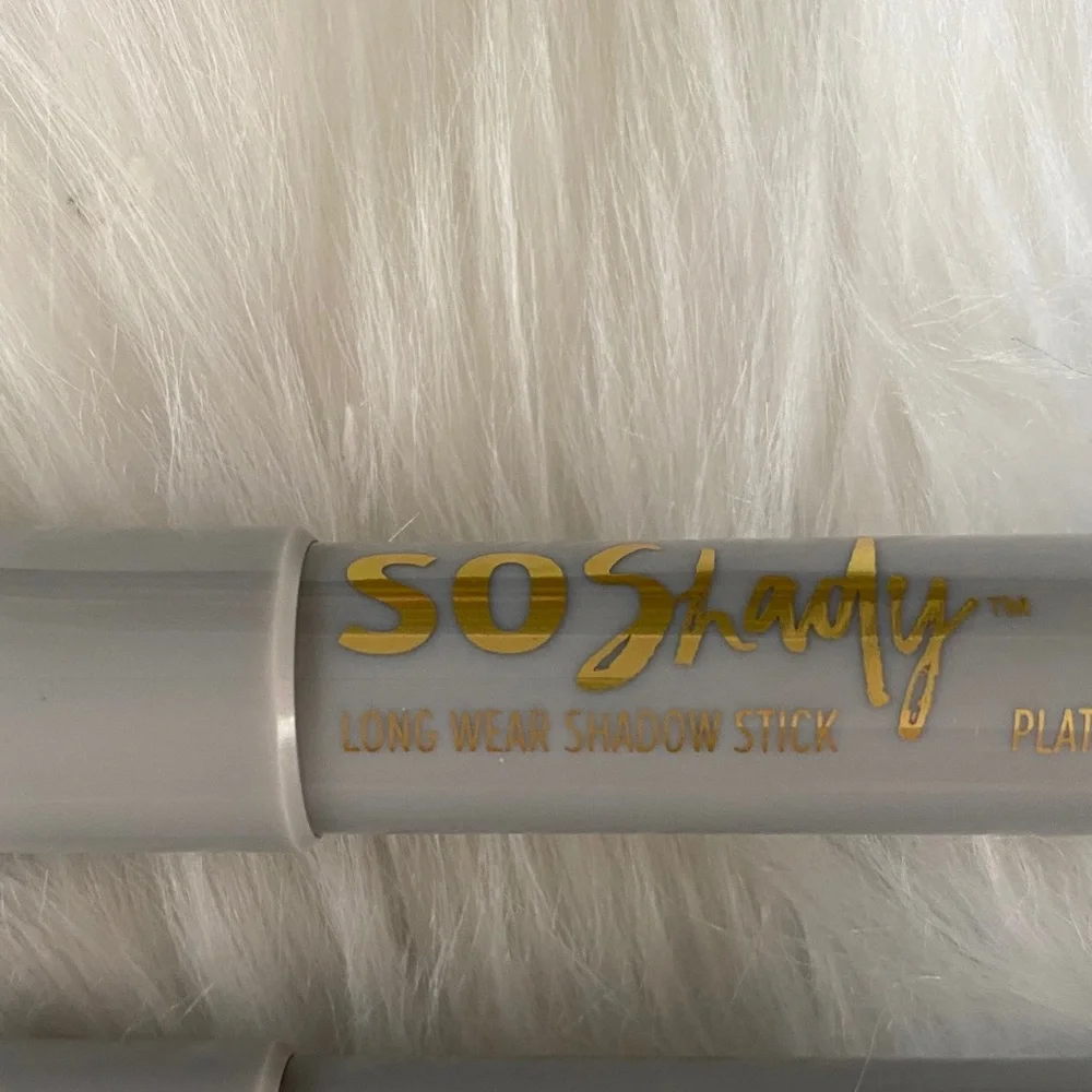 Long-Wear Shadow Stick — Platinum Silver new